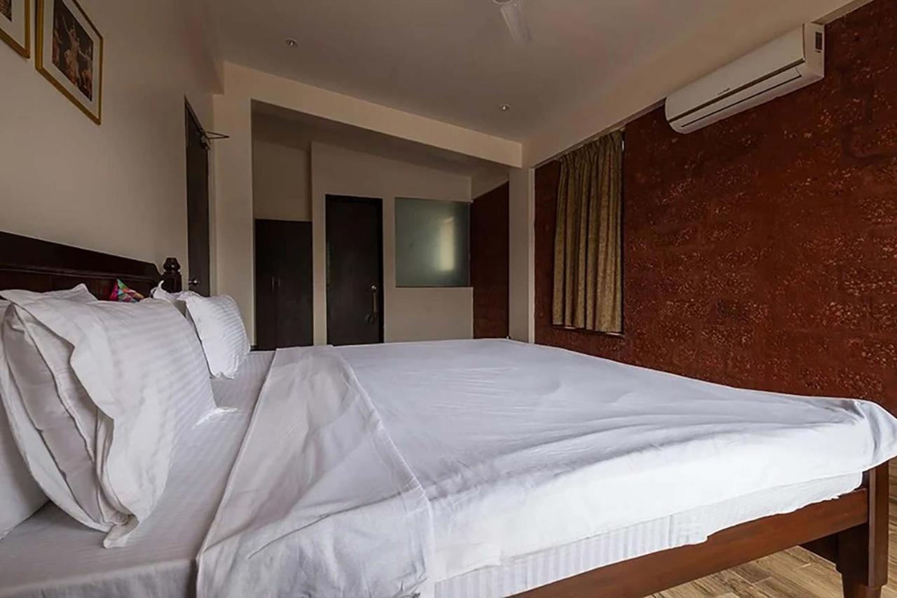 Stayvista'S Shivom Villa 5 - A Serene Escape With Views Of The Valley And Lake Lonavala Ngoại thất bức ảnh